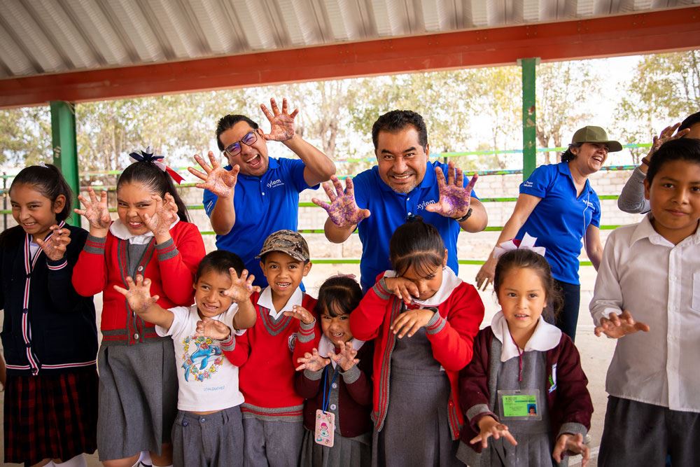 Schulkinder in Mexiko werden in Hygiene und Sauberkeit im Umgang mit Wasser geschult